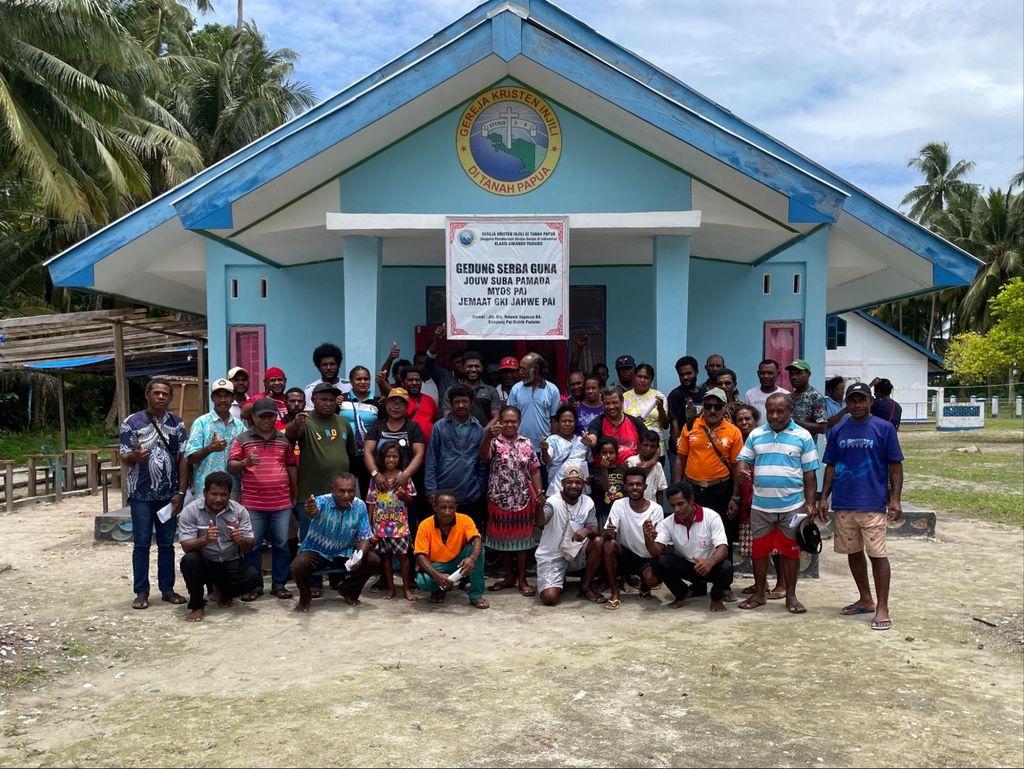 Overcoming Challenges in Seaweed Farming on Pai and Manggwandi Islands, Biak