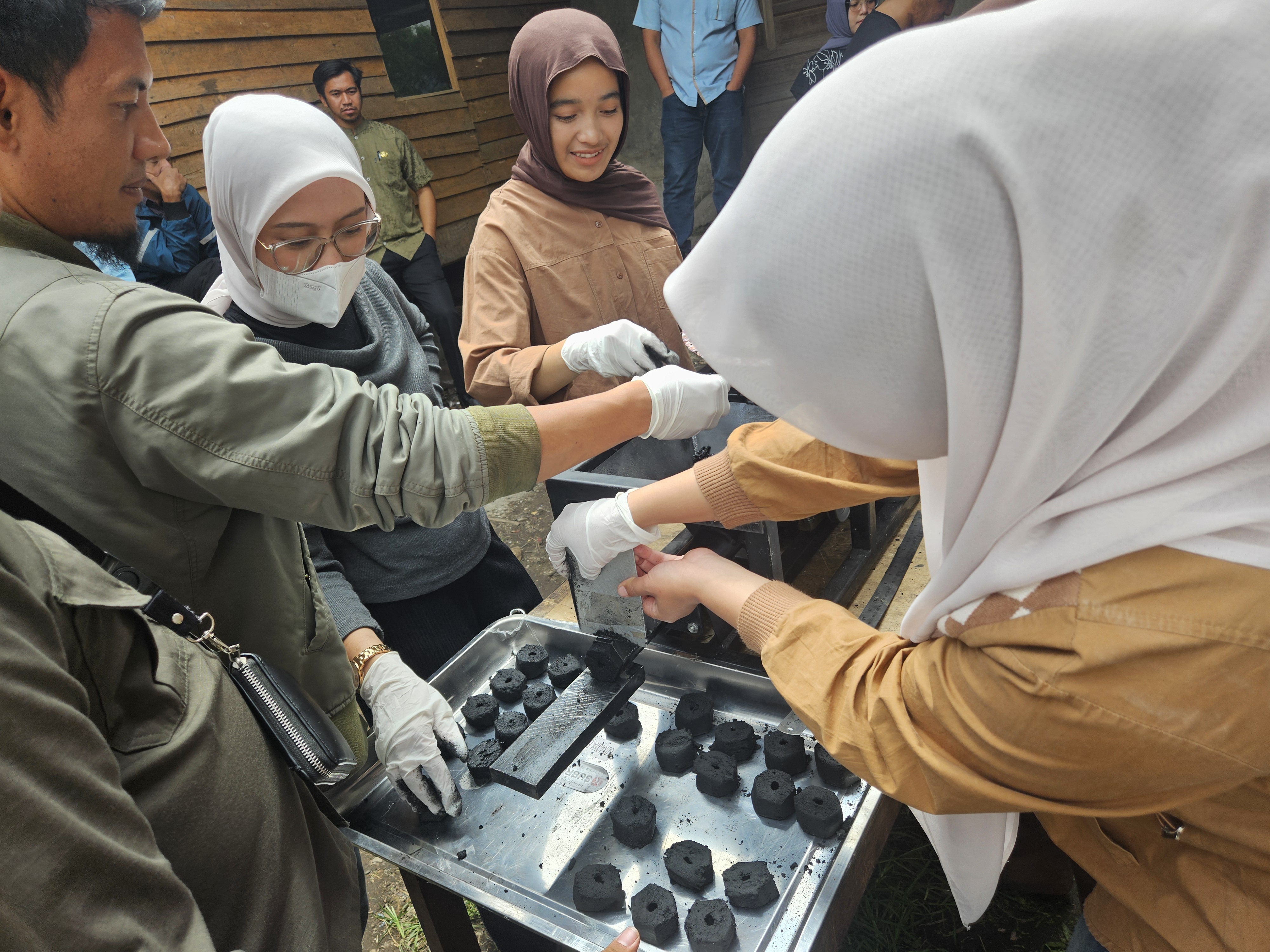 Pre-Feasibility Study on Waste-to-Energy from Coffee Husk for Added Value and Energy Efficiency in Coffee Production